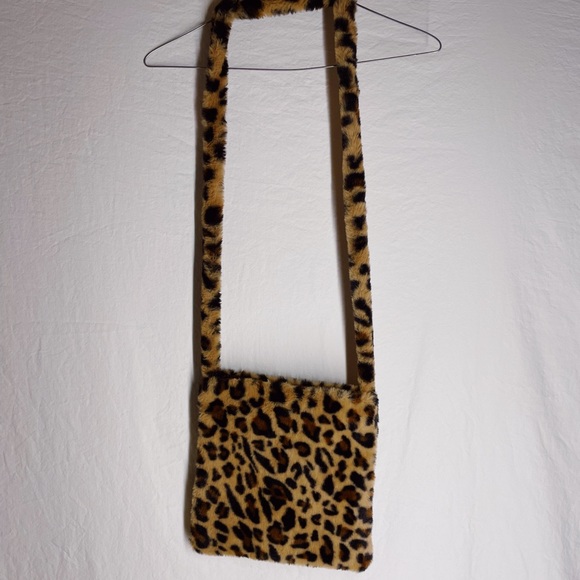 Soft Leopard-Print Shoulder Bag - Picture 3 of 3